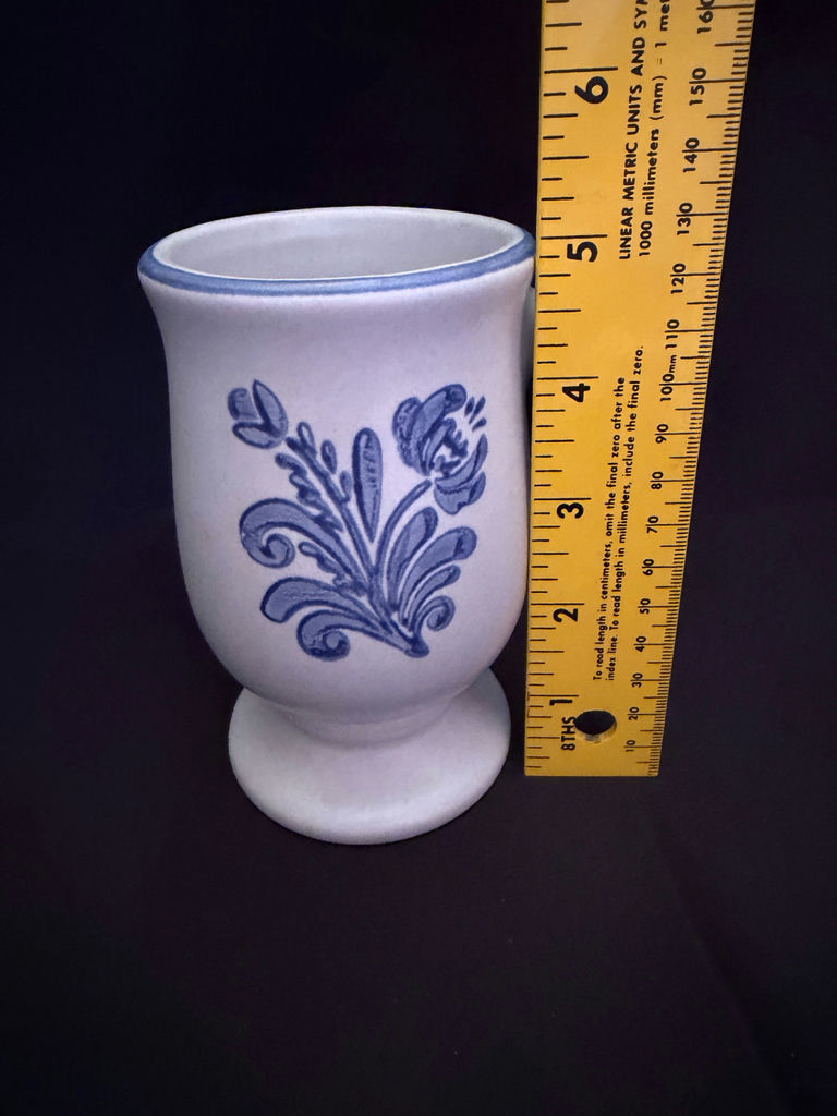 vintage Pfaltzgraff Yorktowne footed pedestal mug  - image 3 of 3