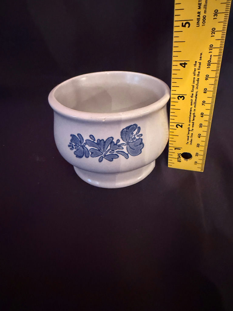 Vintage Pfaltzgraff Yorktowne stoneware sugar bowl - image 5 of 5