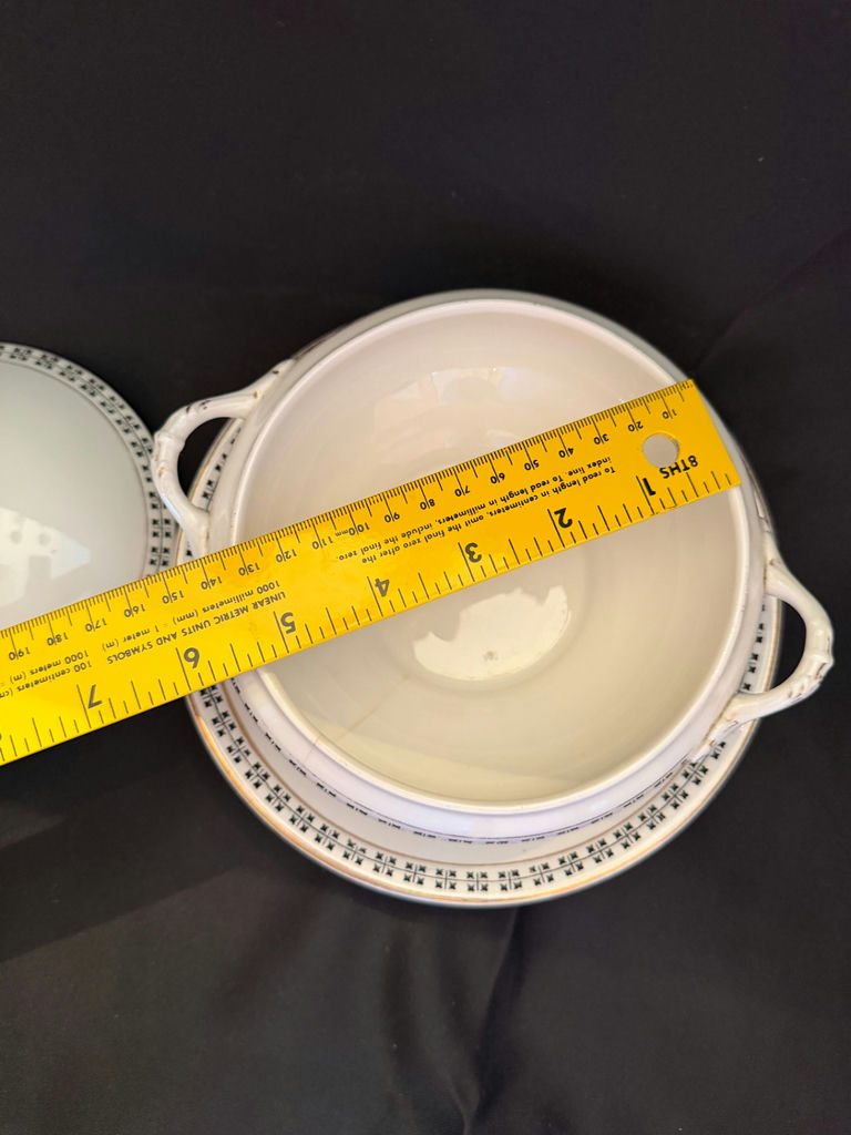 Vintage Bristol Ware ceramic serving dish/tureen - image 8 of 8
