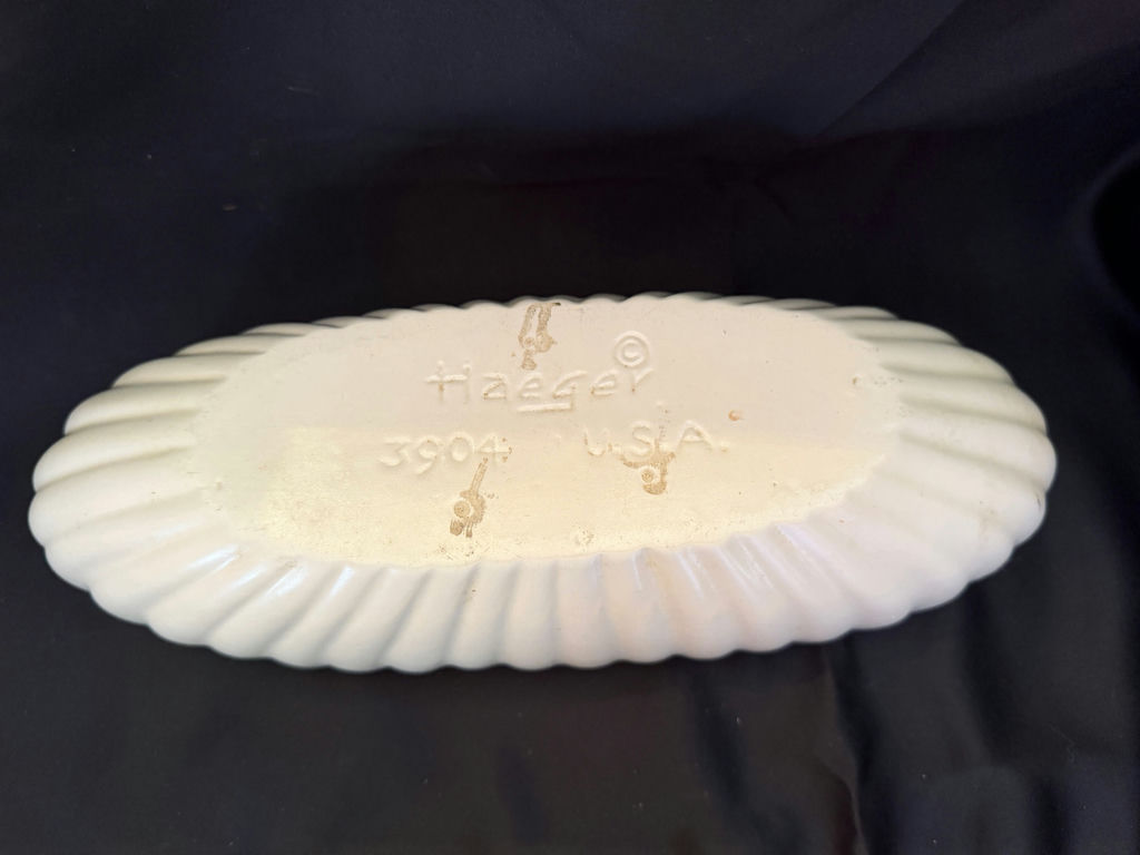 Vintage Haeger USA Pottery oval ribbed planter - image 4 of 5