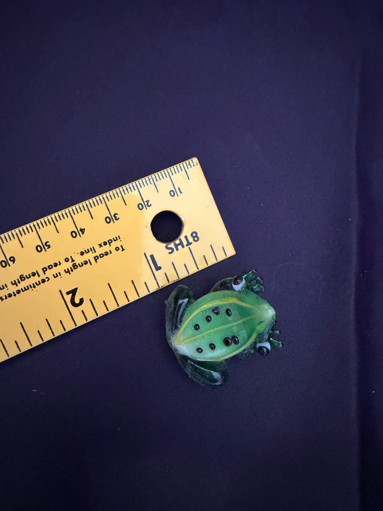 handcrafted blown glass frog figurine - image 3 of 3
