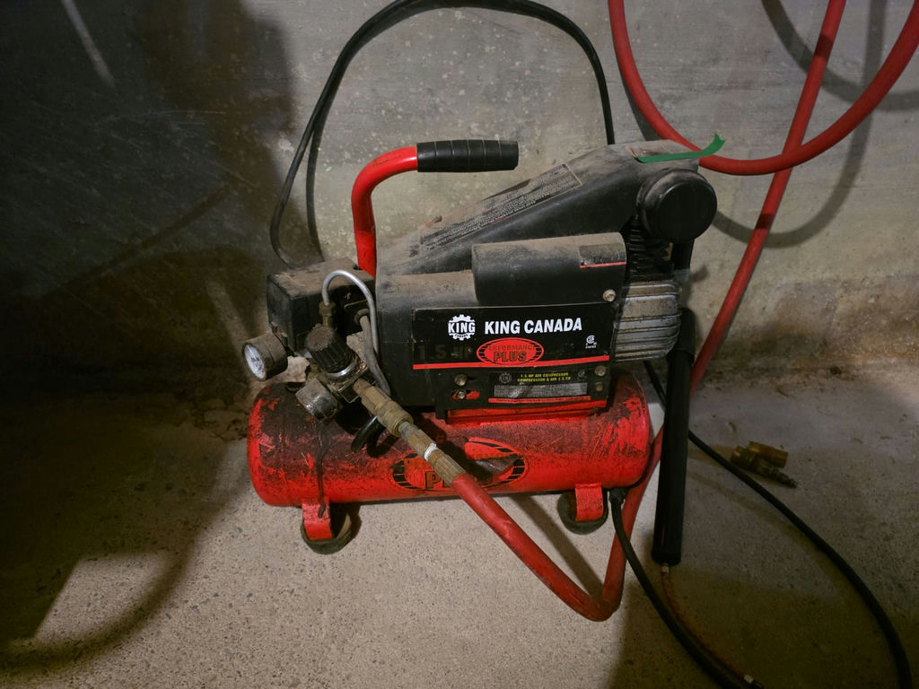 King Canada 1.5 HP Air Compressor with Hose and Fittings - image 4 of 7