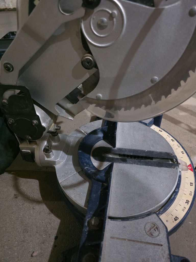 Mastercraft 10-Inch Compound Miter Saw - image 2 of 5
