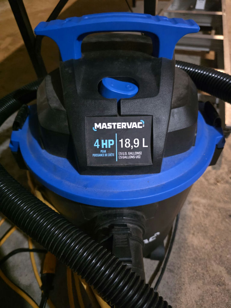 Mastervac 4 HP Wet/Dry Vacuum - image 2 of 3