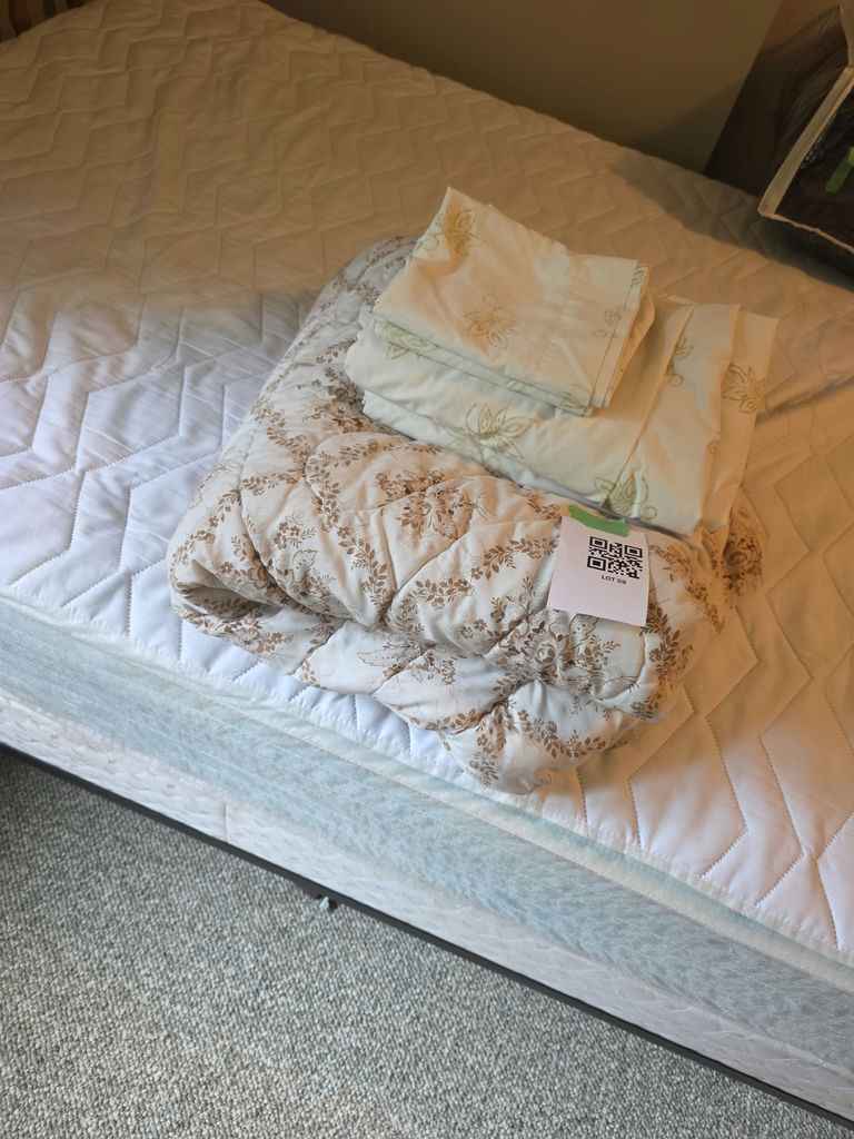 Floral Double Bedding Set with Comforter and Sheets - image 2 of 4
