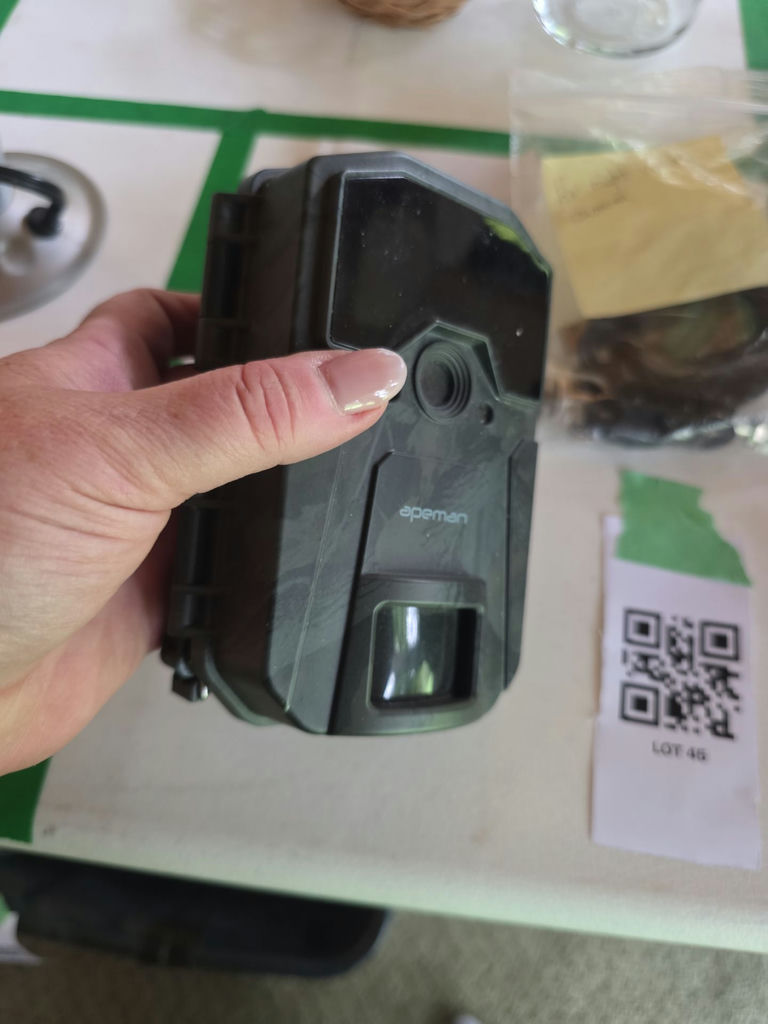 Apeman Trail Camera With Night Vision And Connection Accessories - image 3 of 5