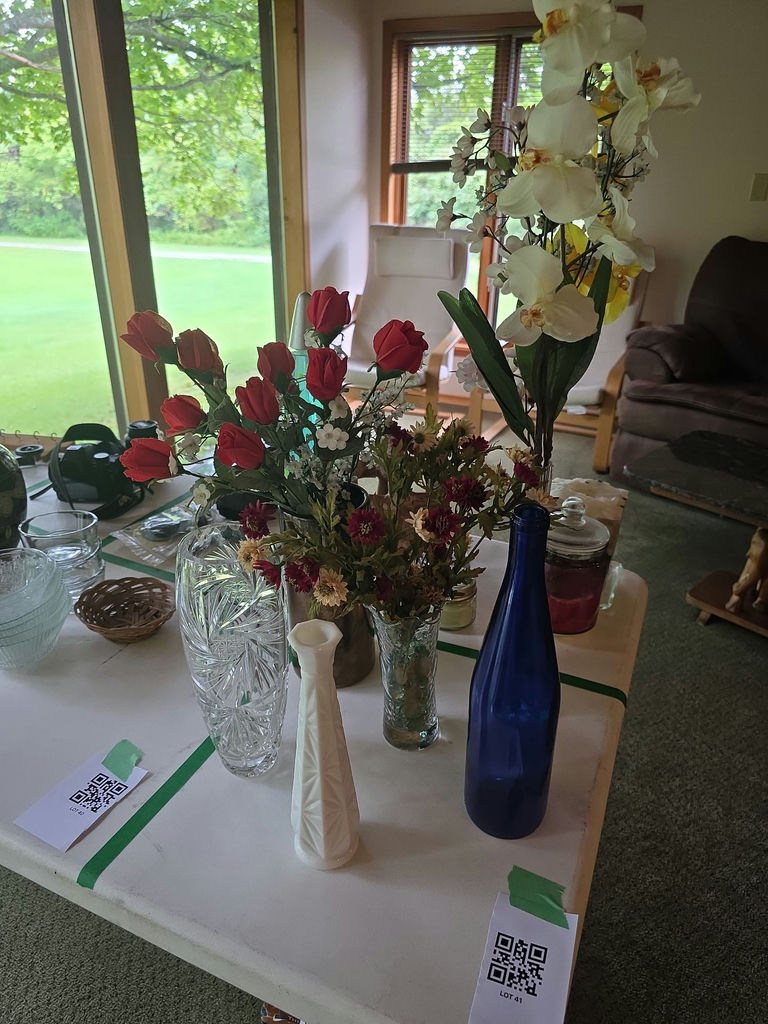 Vase Lot Including Artificial Flowers - image 1 of 7