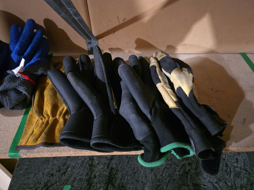 Assorted Work Gloves and Knee Pads - image 5 of 5
