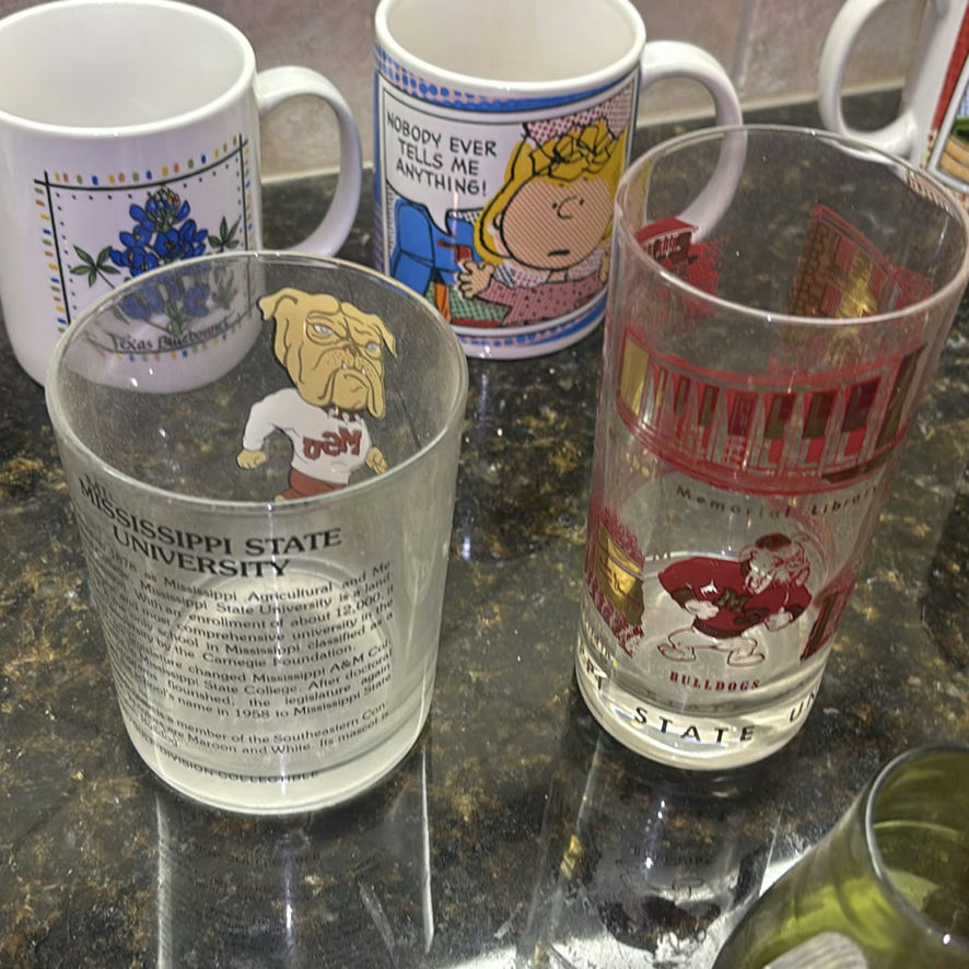 Assorted Mugs, Glass Tumblers, and Small Glassware - image 7 of 10