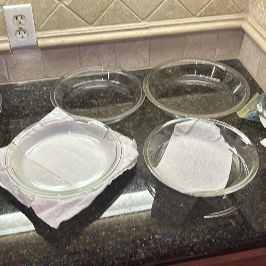 Assorted Baking Pans and Cookware - image 6 of 9