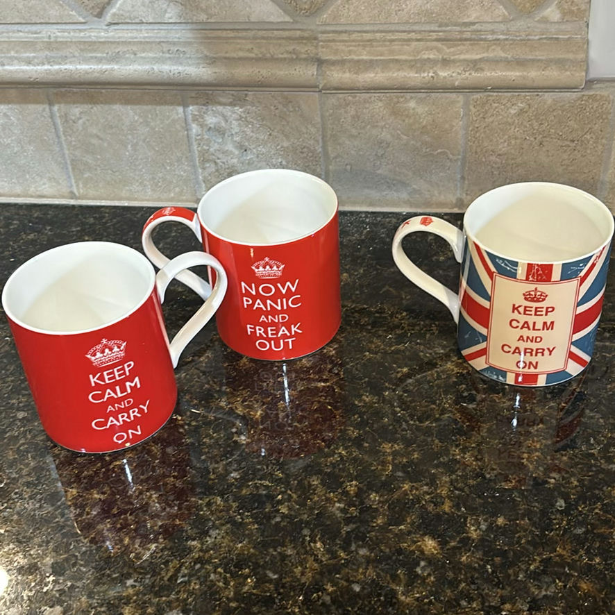 Ceramic Mugs, Christmas Paper Napkins, and Decorative Placemat - image 3 of 5