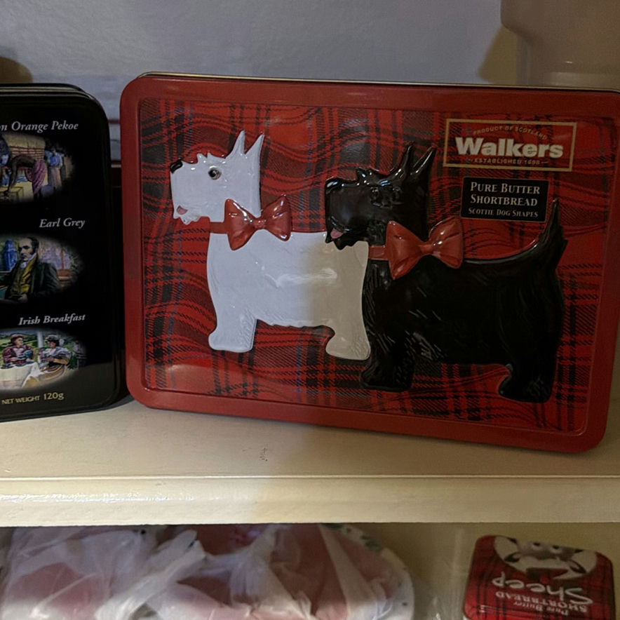 Assorted Kitchen Containers, Pyrex Serving Pitcher, and Fire Extinguisher Spray - image 6 of 7