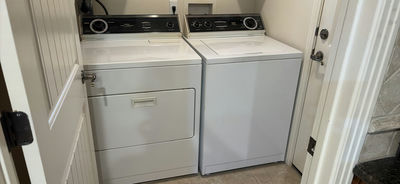 Whirlpool washing machine and matching dryer - Image 1 of 9