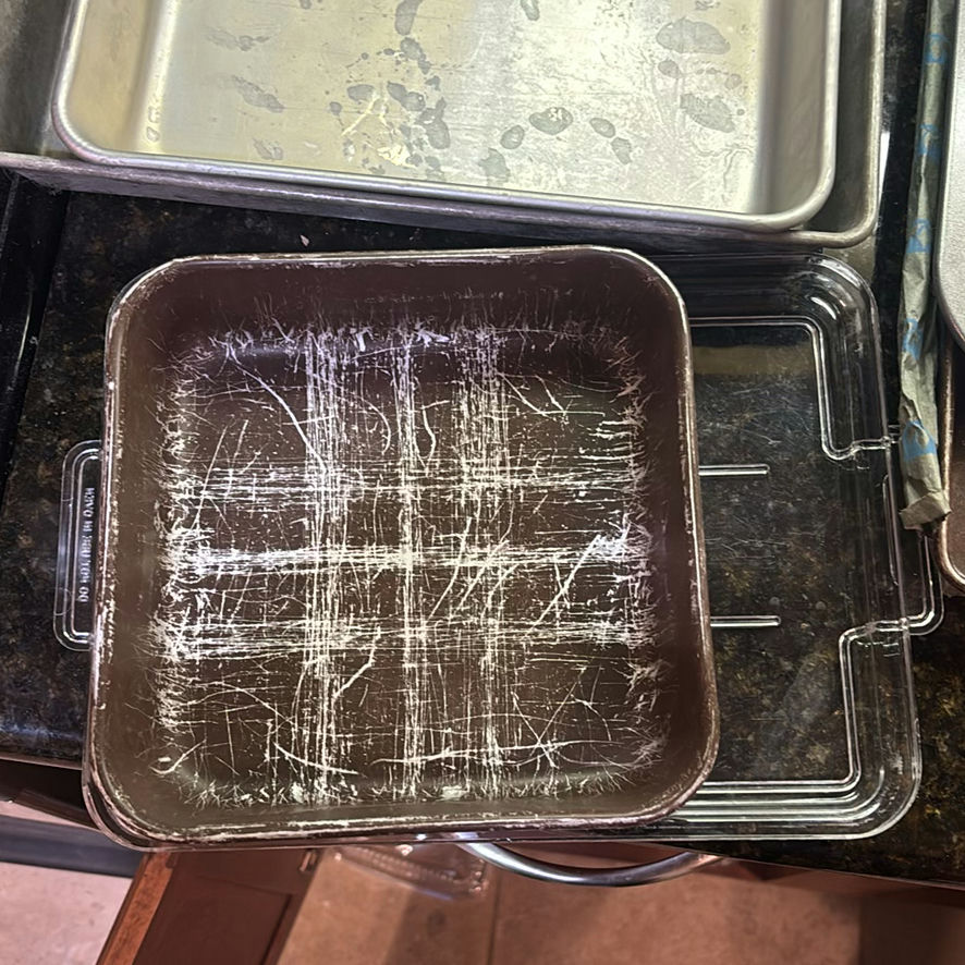 Assorted Metal Bakeware Pans and Muffin Tins - image 5 of 7
