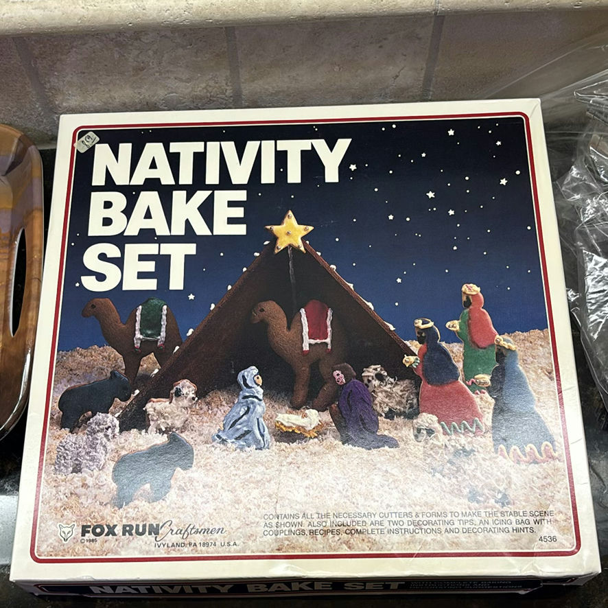 Assorted Kitchenware and Decorative Serving Items with Nativity Bake Set - image 5 of 11
