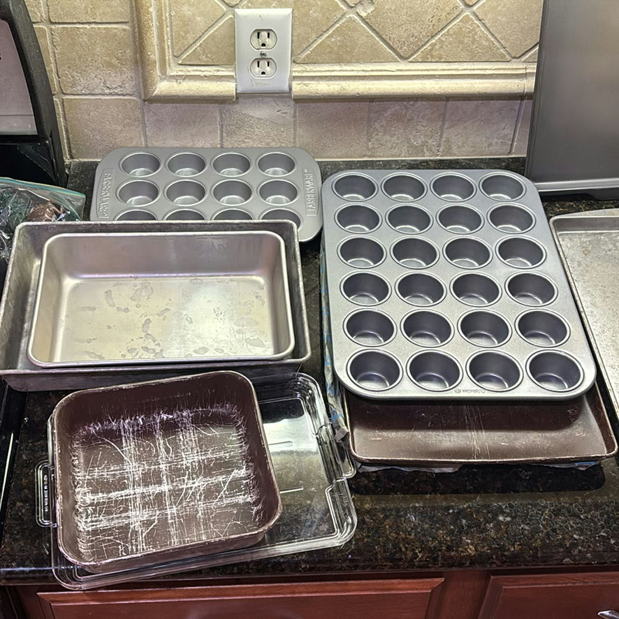 Assorted Metal Bakeware Pans and Muffin Tins - image 1 of 7