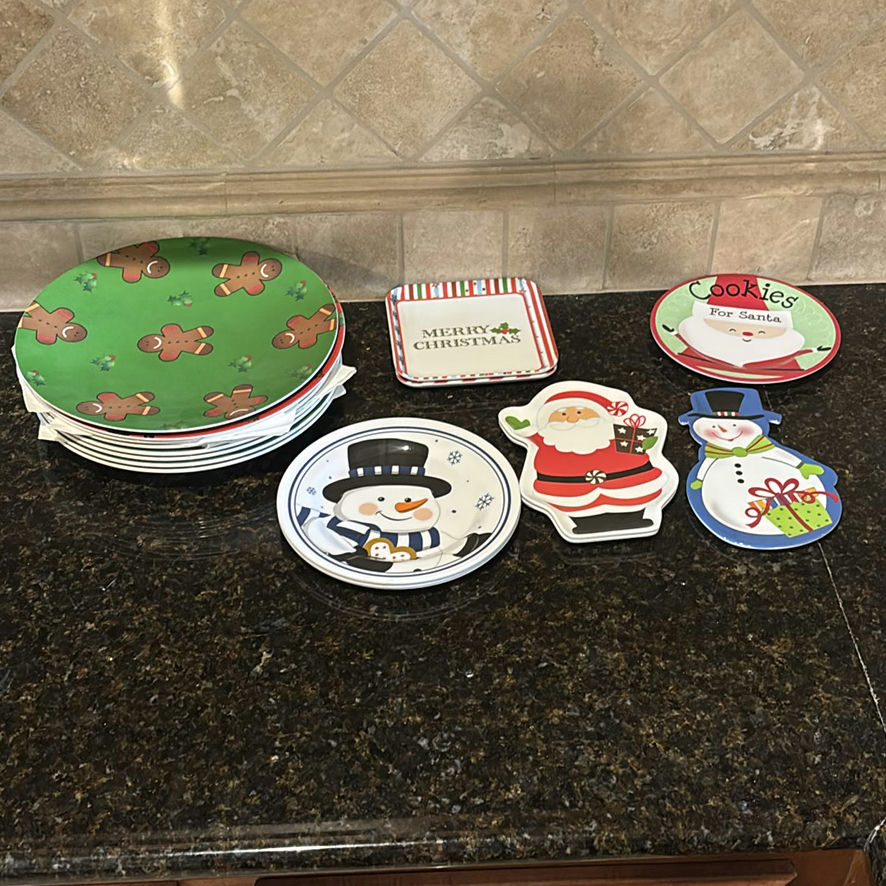 Ceramic Christmas-Themed Bowls and Plates with Glass Jars - image 8 of 11