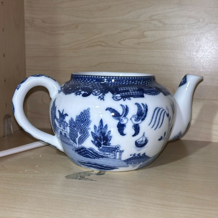 Assorted Mugs, Glass Tumblers, and Small Glassware - image 9 of 10