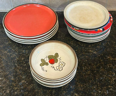 Metlox Soft Trail Manor Plates and Bowls Set - Image 1 of 12