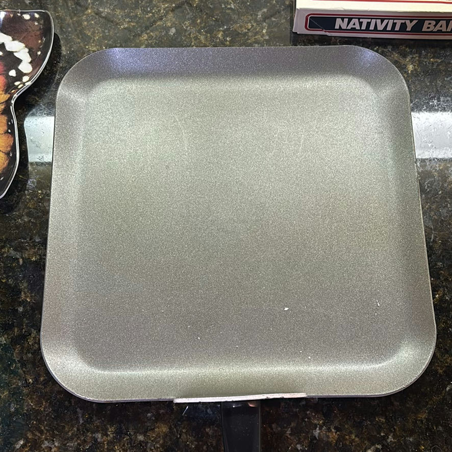 Assorted Kitchenware and Decorative Serving Items with Nativity Bake Set - image 6 of 11