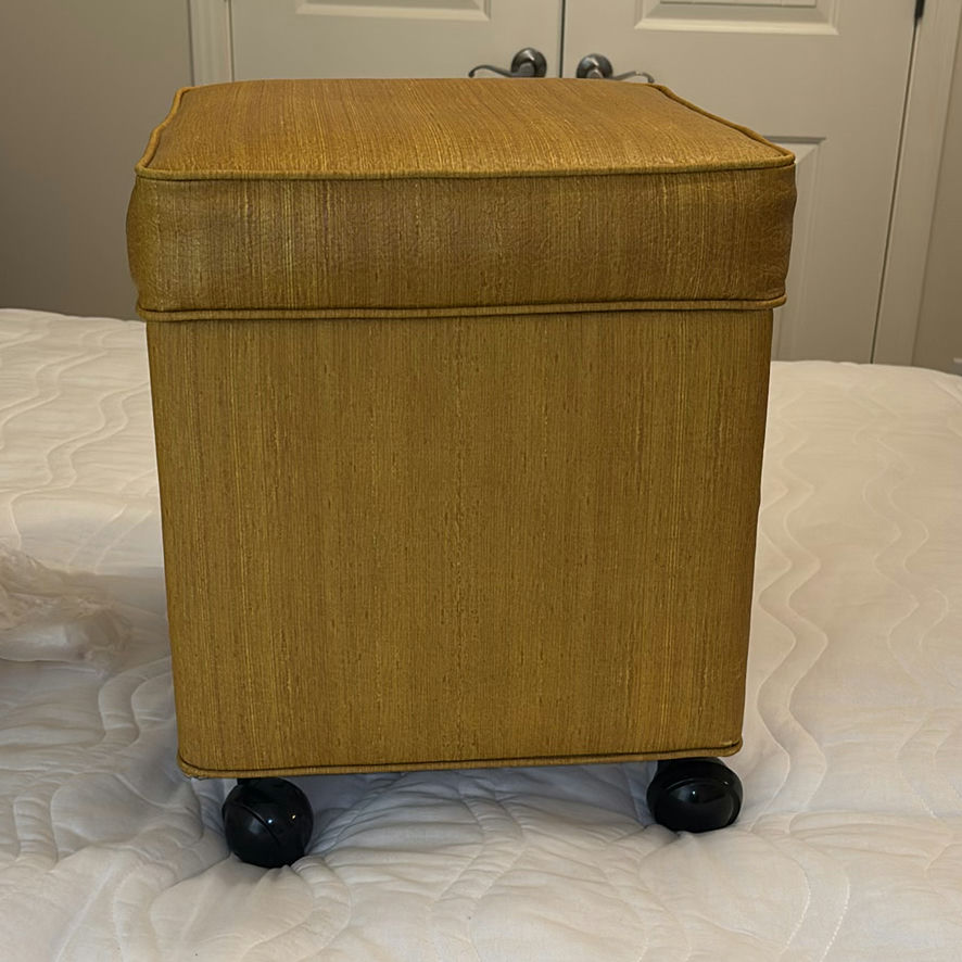 Wooden Bench with Heart Cutout Backrest - image 10 of 10