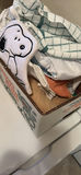 Assorted household items: lighting bulbs and laundry textiles - thumbnail 4 of 4