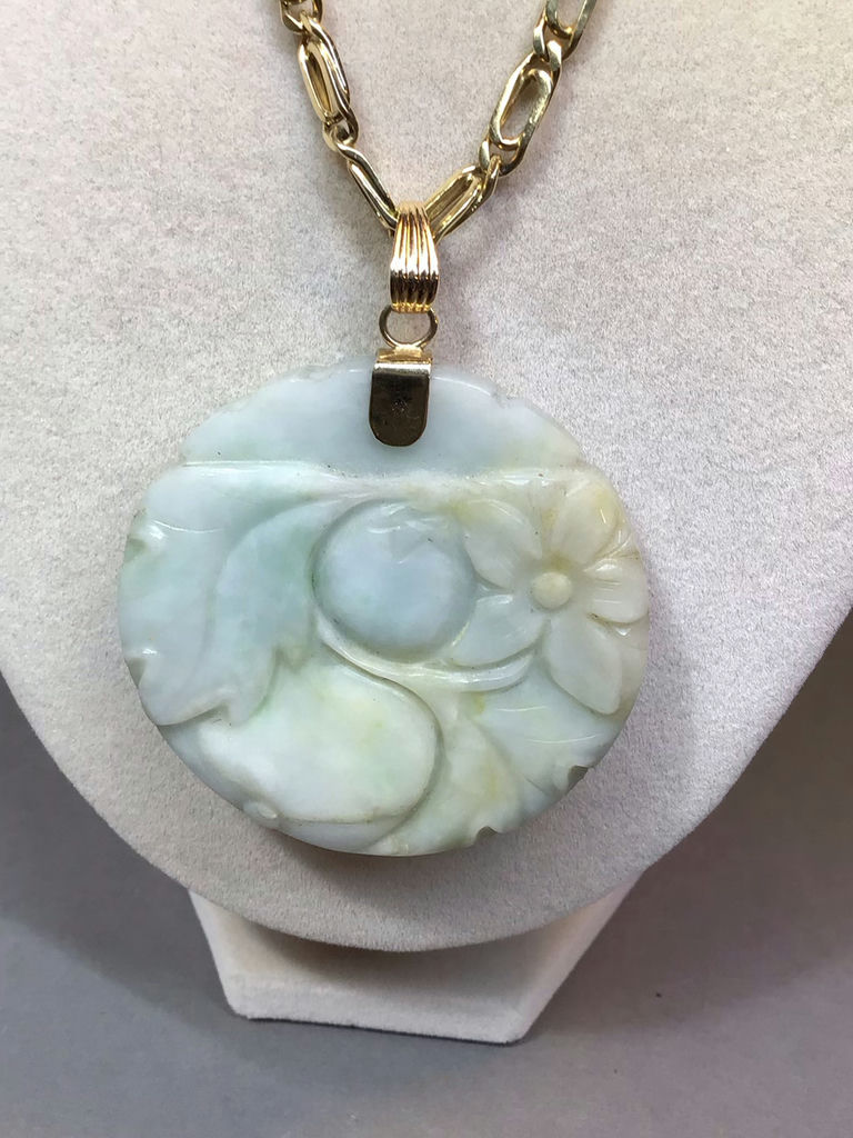 14K Yellow Gold & Jade Necklace (19+dwt) - image 2 of 9