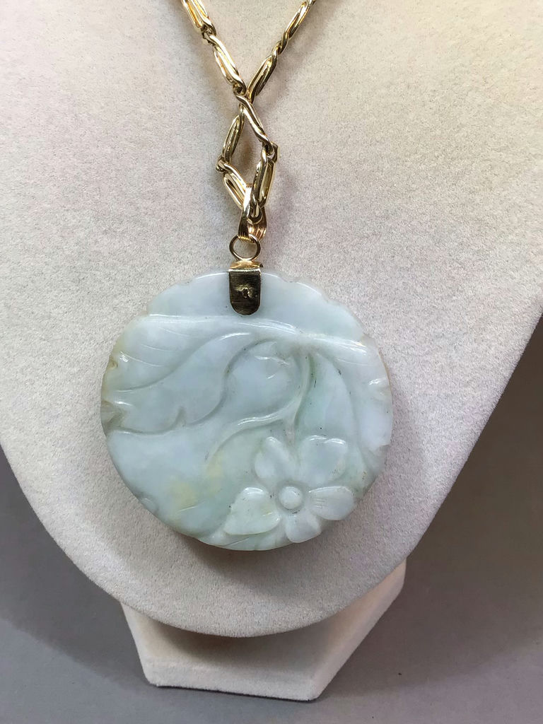 14K Yellow Gold & Jade Necklace (19+dwt) - image 3 of 9