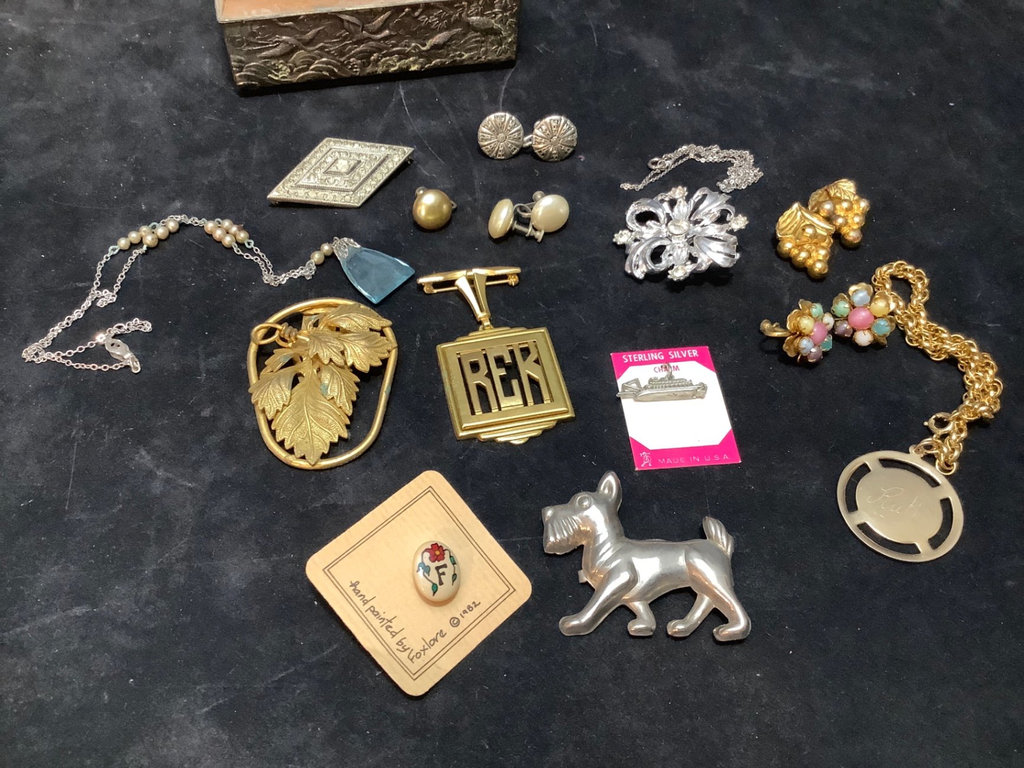 Vintage Costume Jewelry - Trifari & More - image 13 of 14