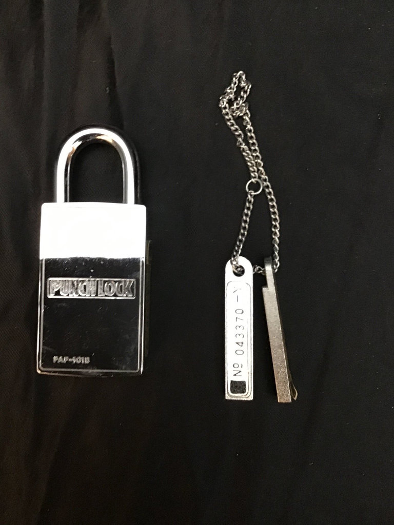 Locks and Key Chains - image 7 of 7
