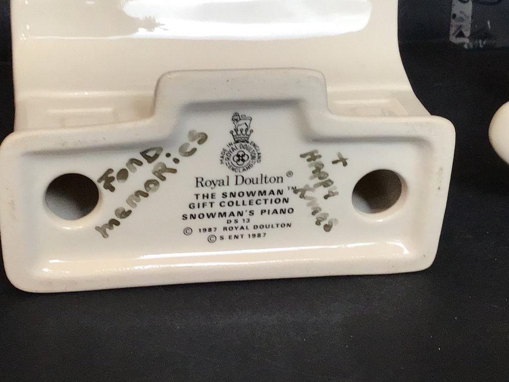 Royal Doulton Figurine - Snowman & Piano - image 5 of 5