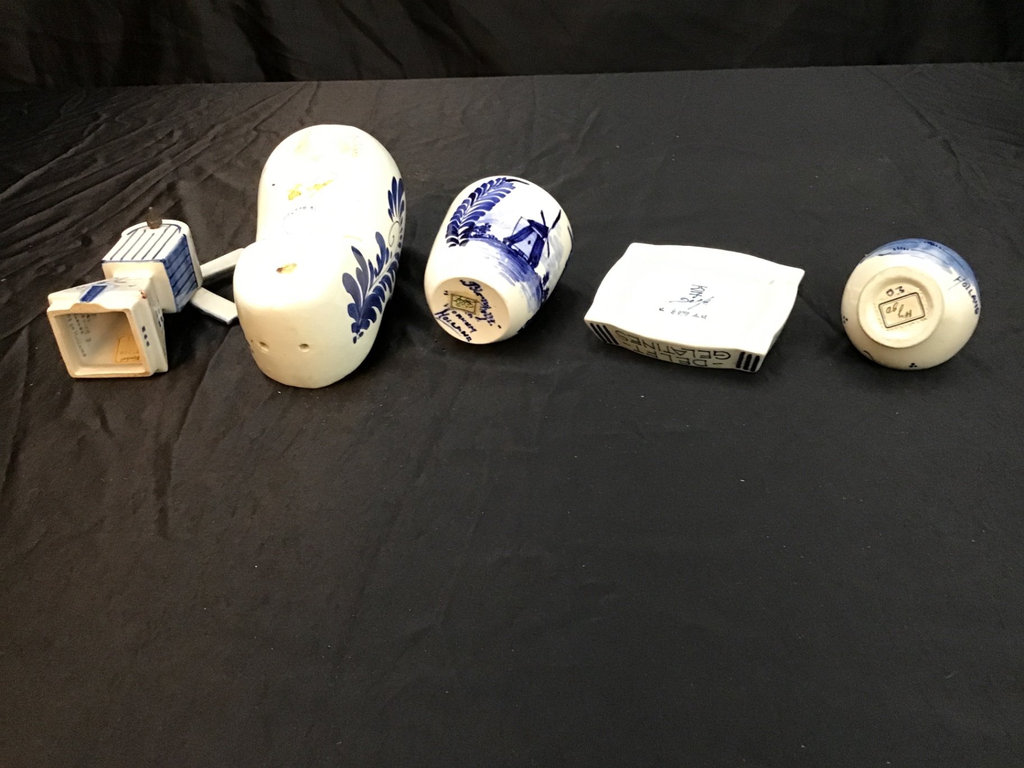 Delft Knickknacks and Souvenirs  - image 2 of 7
