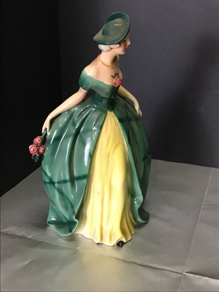 Vintage Golden Crown E&R Figurines - image 4 of 11