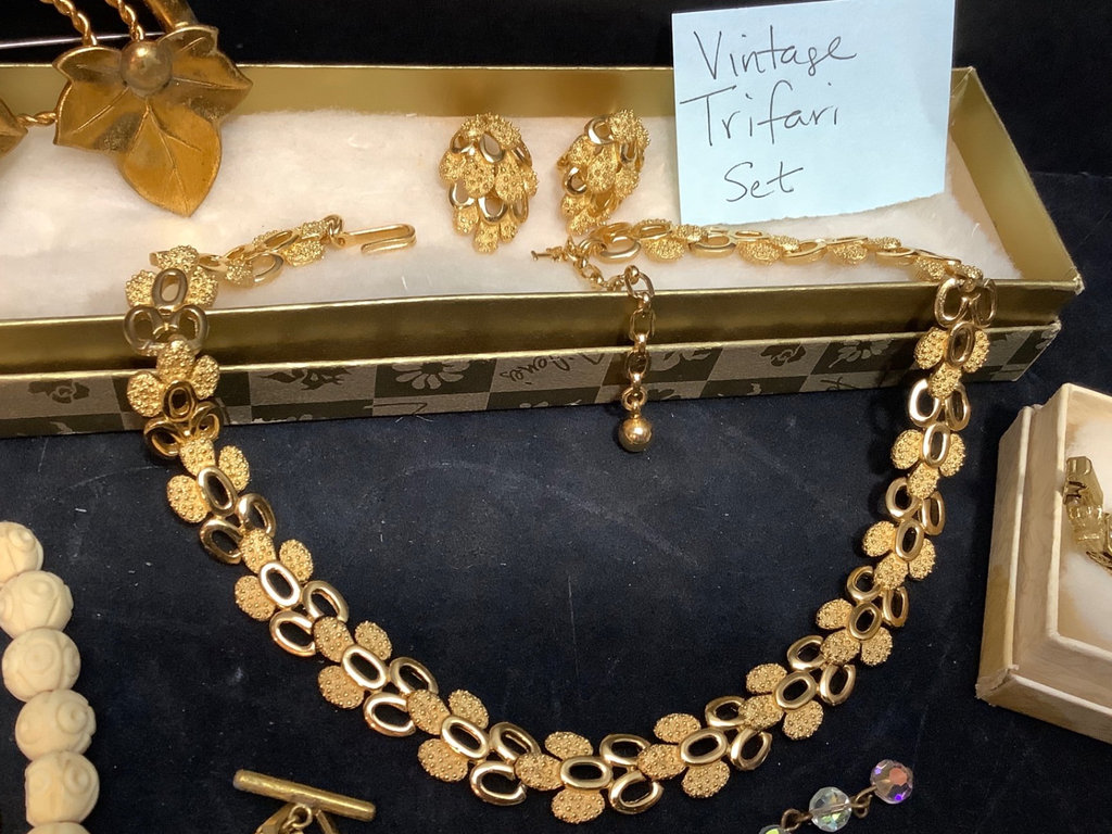 Vintage Costume Jewelry - Trifari & More - image 2 of 14