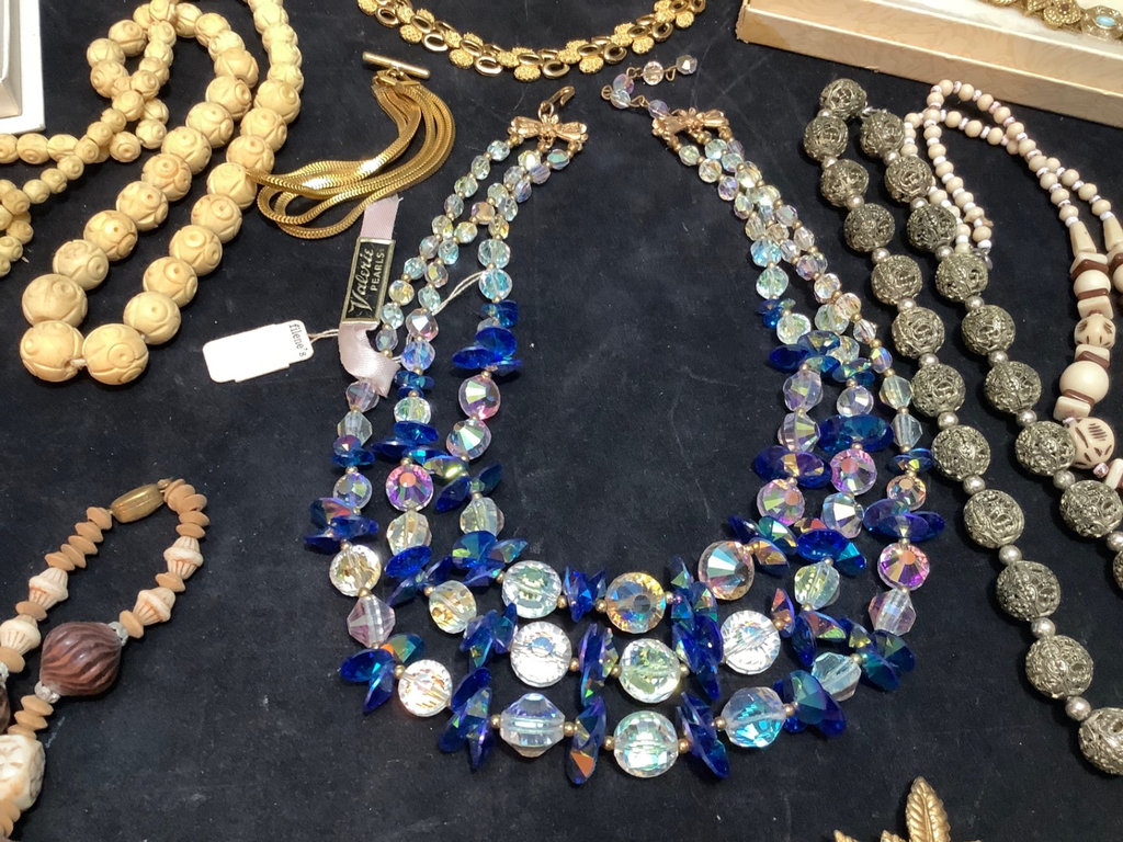 Vintage Costume Jewelry - Trifari & More - image 5 of 14