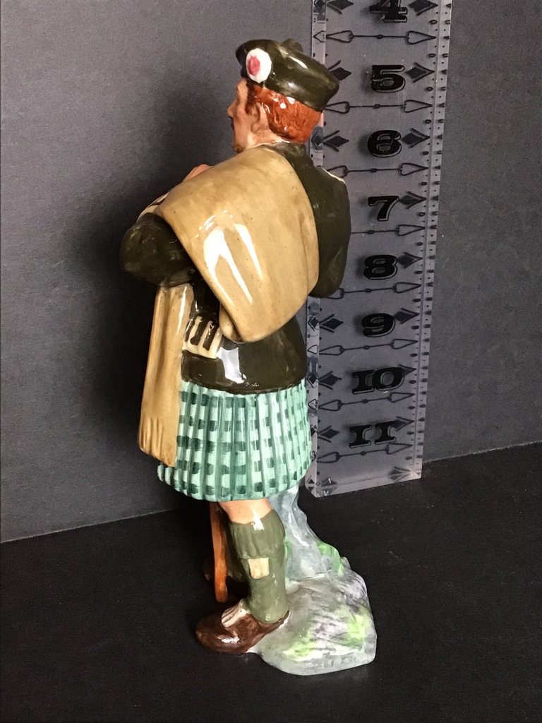 Royal Doulton Figurine - The Laird - image 3 of 4