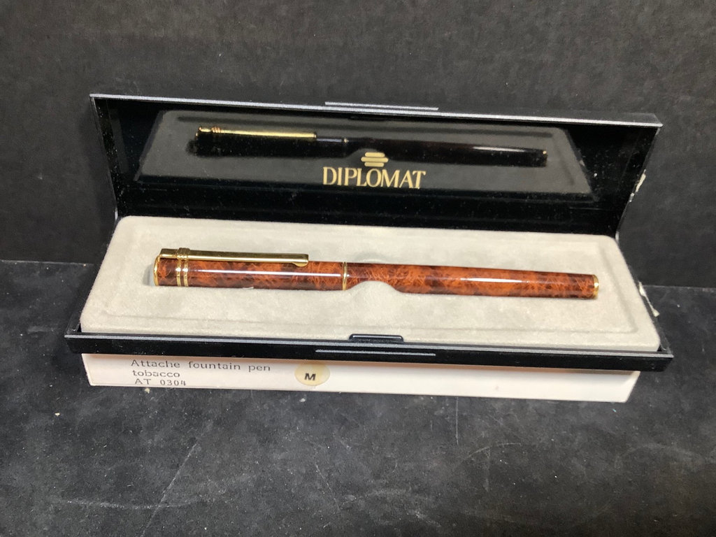 Vintage Fountain Pens - image 9 of 12