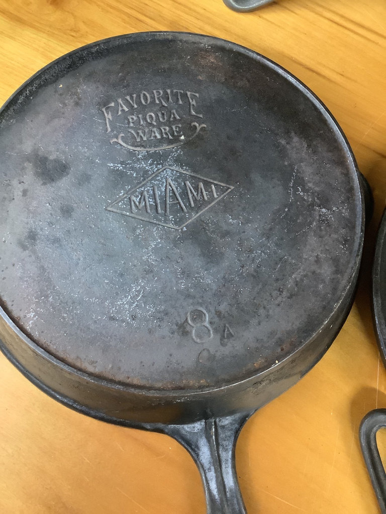 Wagner, Miami & More Cast Iron Pans - image 3 of 5