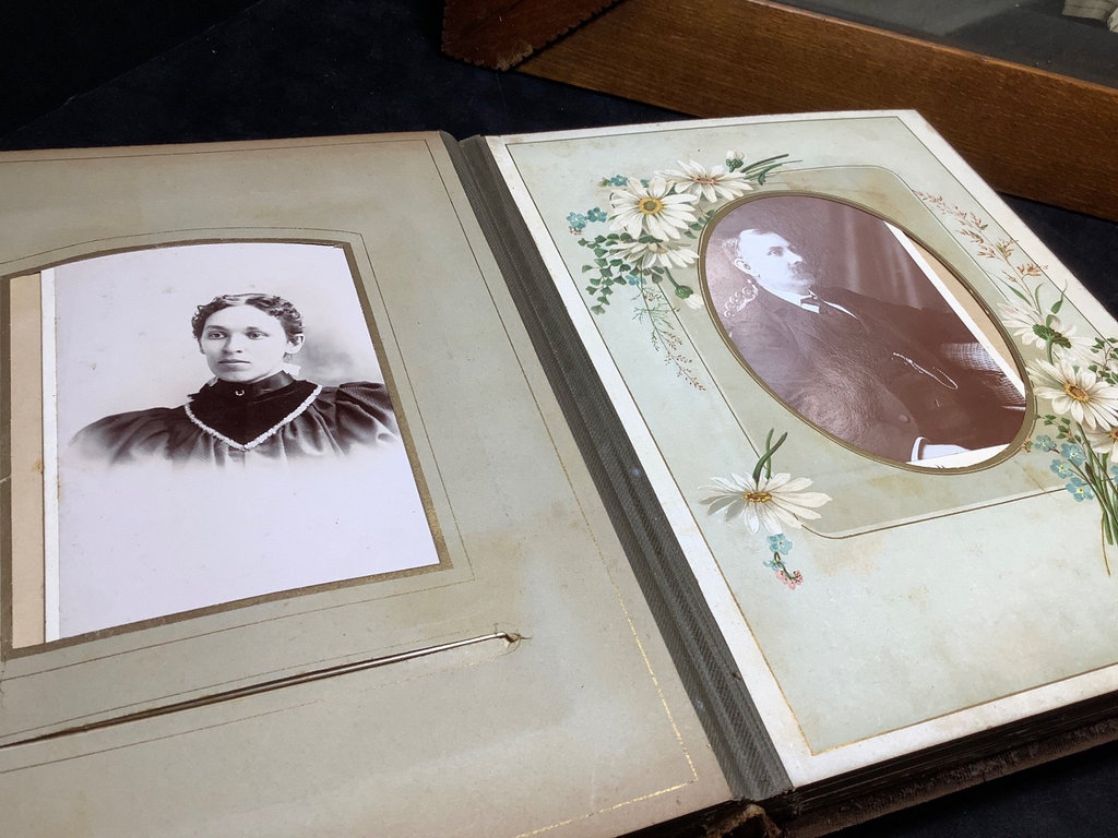 Antique Photos / Portraits - image 10 of 14