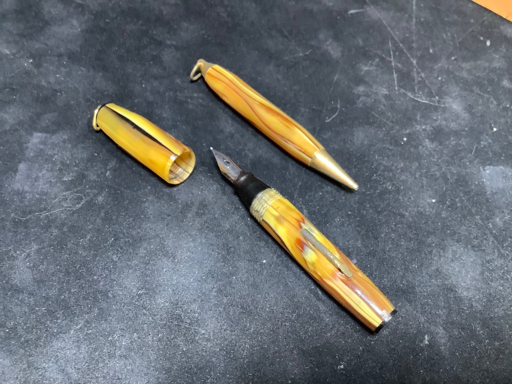Vintage Fountain Pens - image 3 of 12