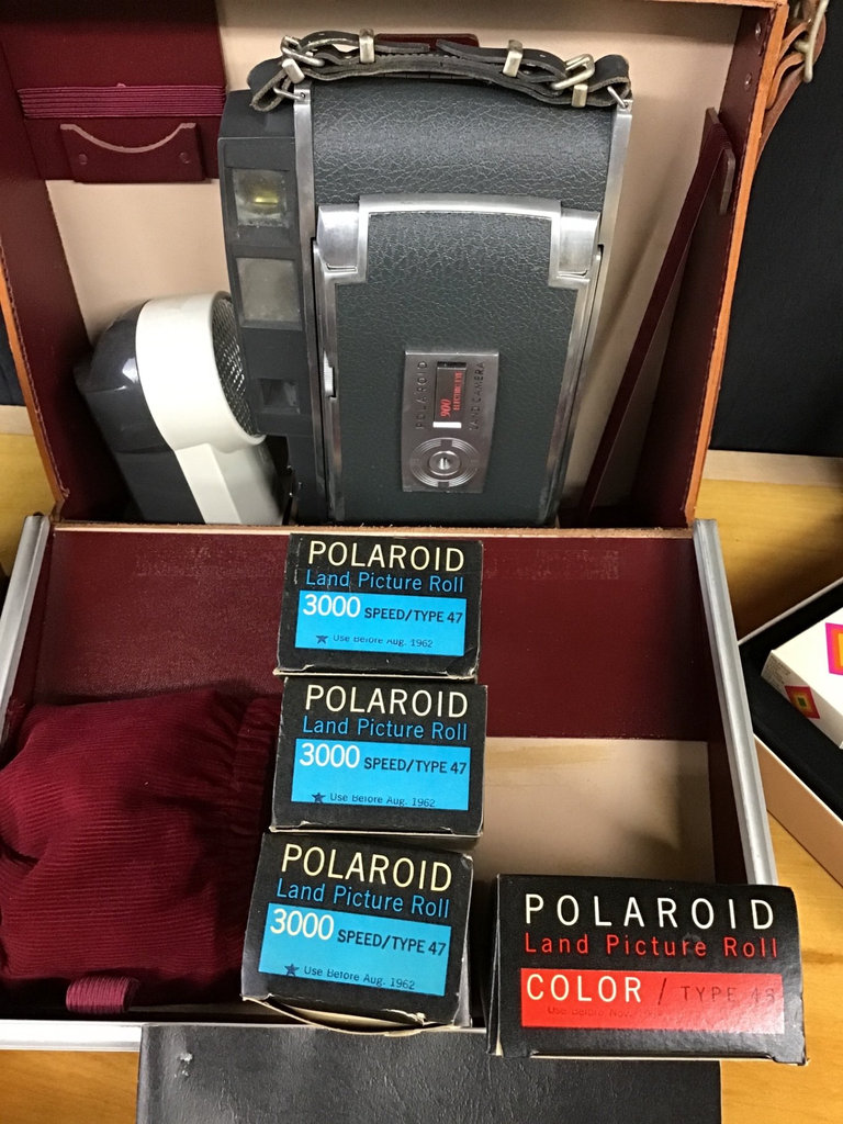 Vintage Polaroid Cameras & Leather Cases - image 4 of 5