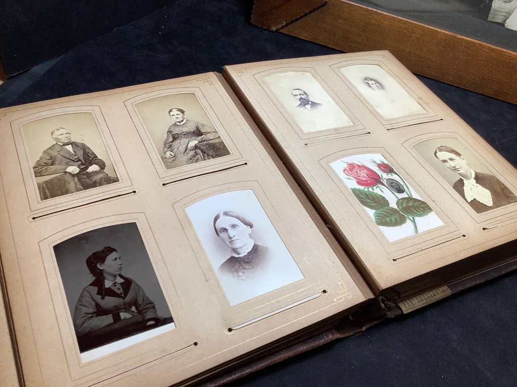 Antique Photos / Portraits - image 12 of 14