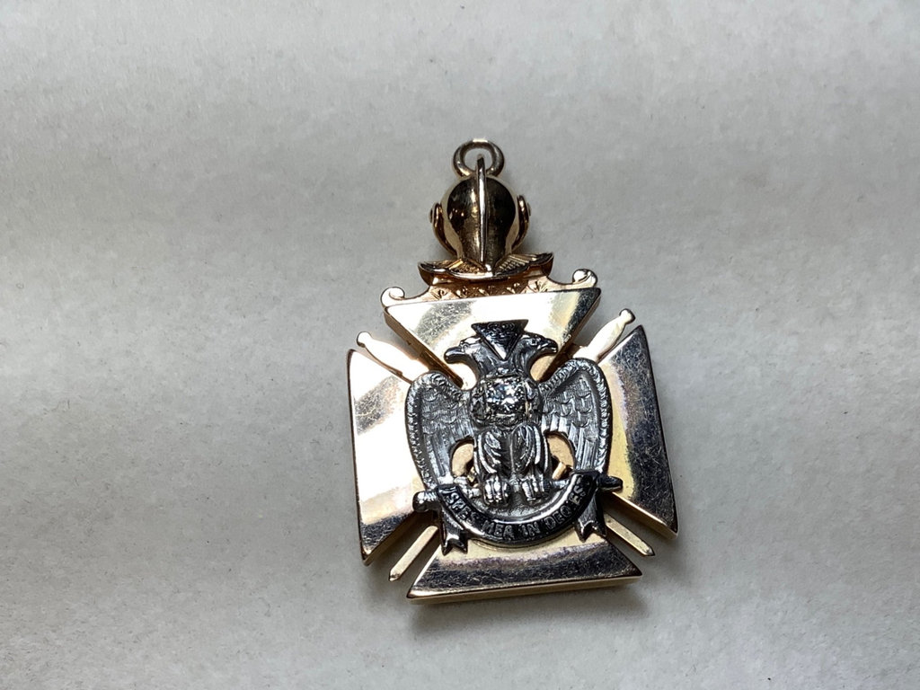 Gold & Onyx Knights Templar Pendant - image 4 of 10