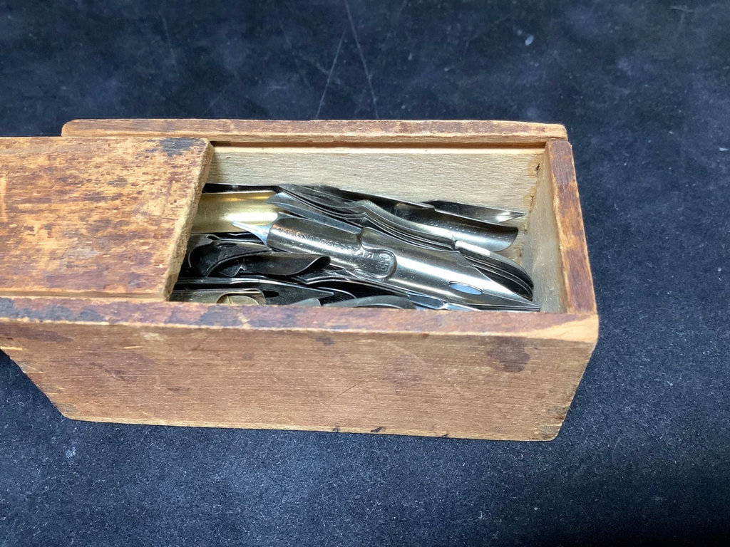 Vintage Fountain Pens - image 10 of 12