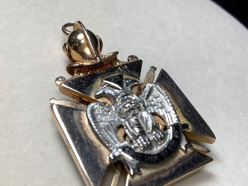 Gold & Onyx Knights Templar Pendant - image 6 of 10