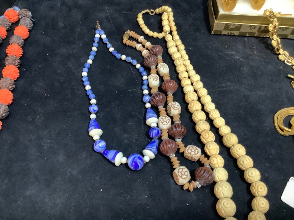 Vintage Costume Jewelry - Trifari & More - image 9 of 14