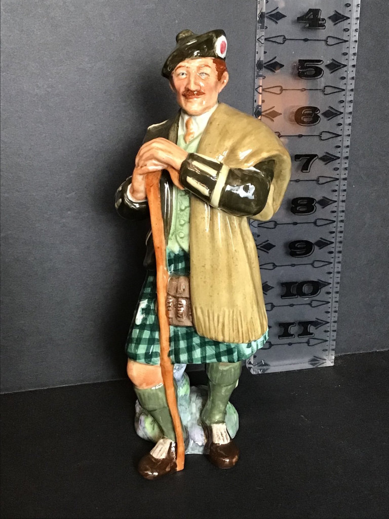 Royal Doulton Figurine - The Laird - image 1 of 4