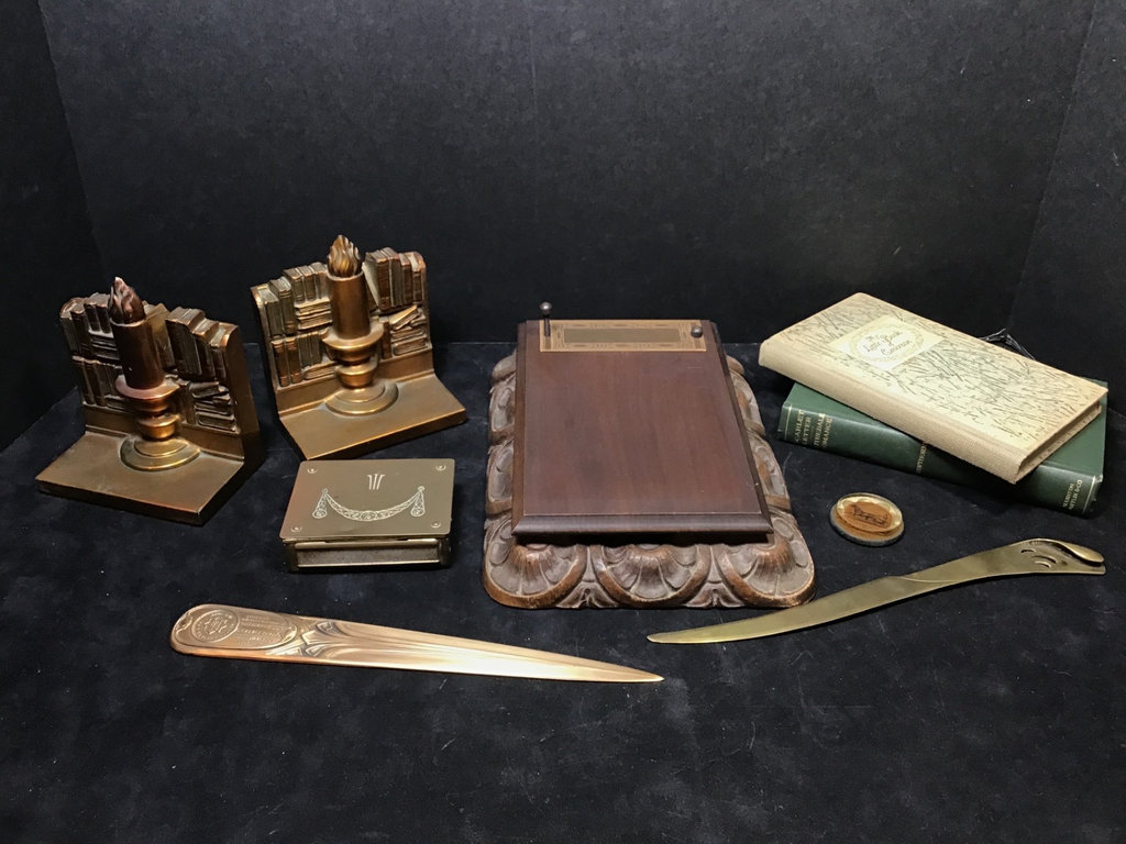 Art Deco Desktop - image 1 of 13