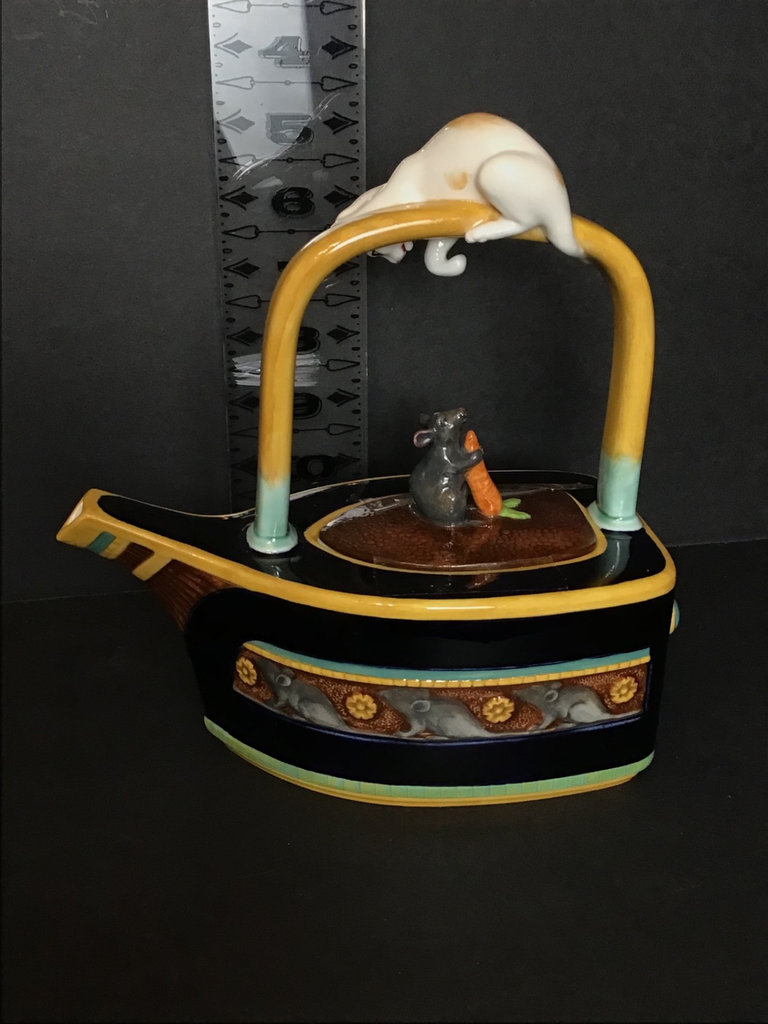 Royal Doulton / Minton Cat & Mouse Teapot - image 3 of 7