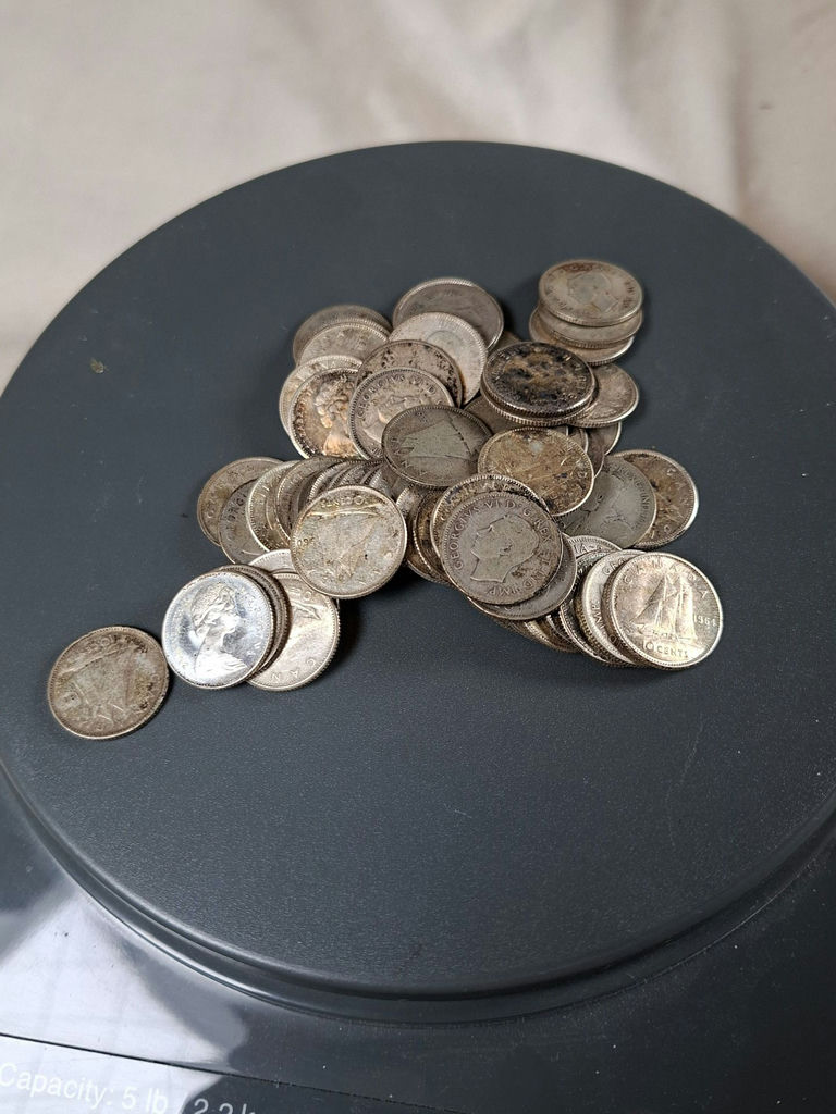 LOT OF 59 CANADIAN SILVER DIMES, 135 GRAMS - image 2 of 6